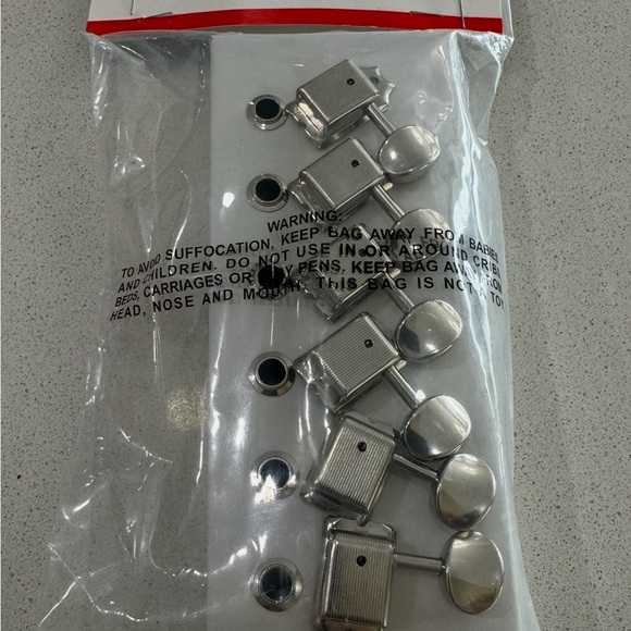 Genuine Fender Nickel Original Machine Heads - Vintage - Strat/Tele. - Picture 1 of 3